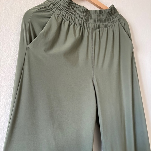 Vuori Villa Wideleg Pants - Women's In green Size small - Picture 5 of 13
